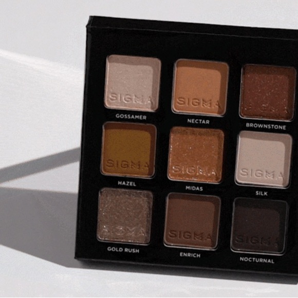 Sigma Beauty Ritzy Eyeshadow Palette - Warm Neutrals - Picture 3 of 5